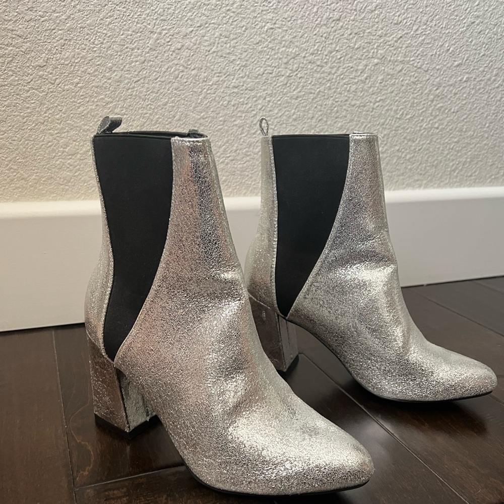 Wild Diva silver booties - Picture 5 of 5